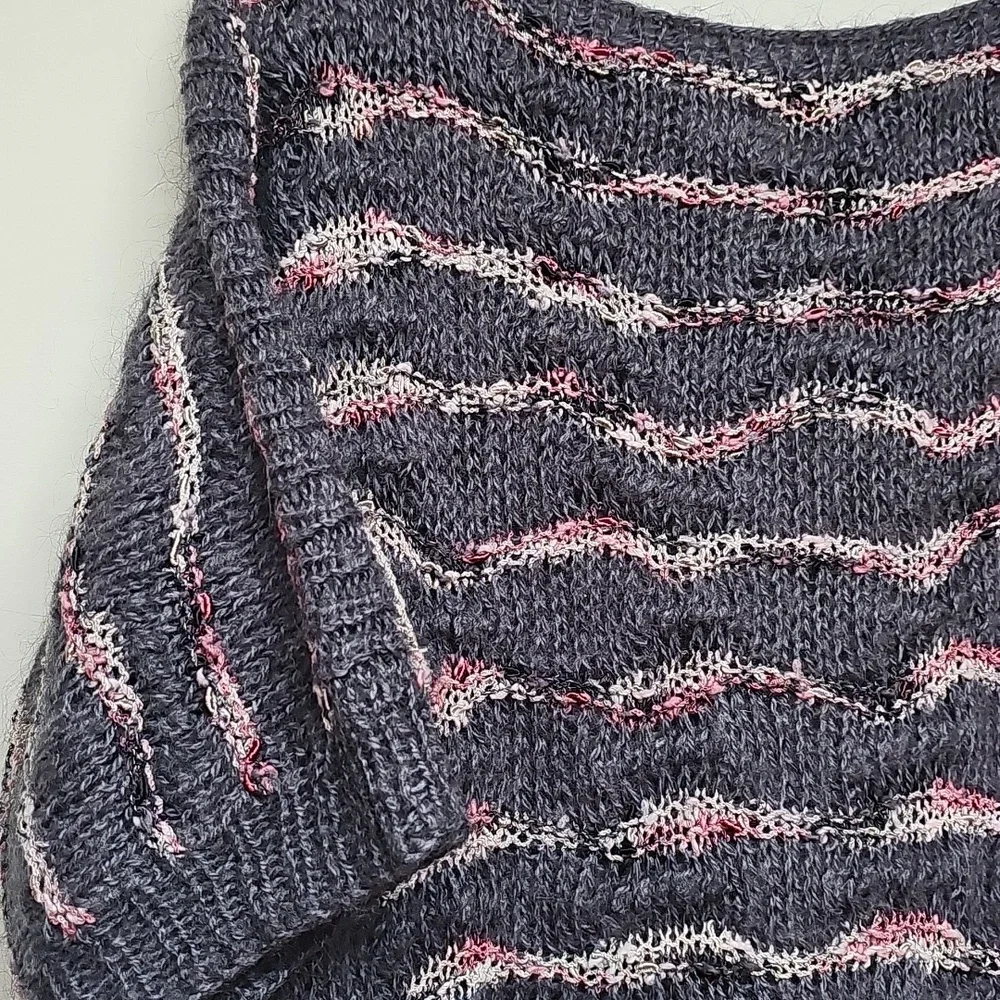 JRW - Handknit Wave Stripes Short Sleeve Sweater, Gray & Pink, Size Large - Picture 2 of 7